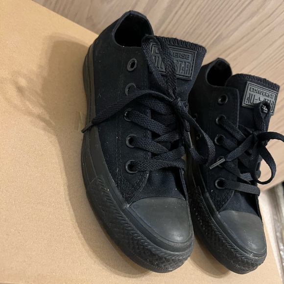 Converse - Picture 1 of 2